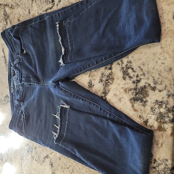 Old Navy Pants - Old Navy Rockstar size 4 mid-rise jeans